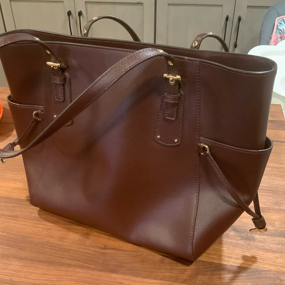 Michael Kors Voyager Tote Bag Brown